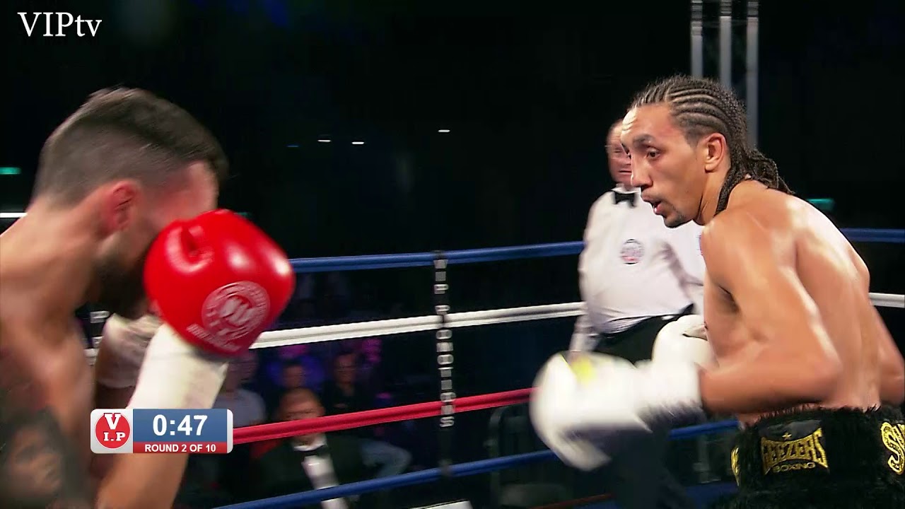 Liam Taylor v Tyrone Nurse on 17 11 2018 at Victoria Warehouse background