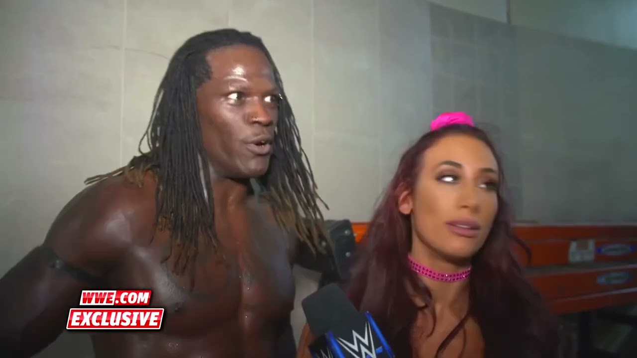 The Fabulous Truth tweak themselves for WWE MMC: SmackDown Exclusive, Oct. 2, 2018 background