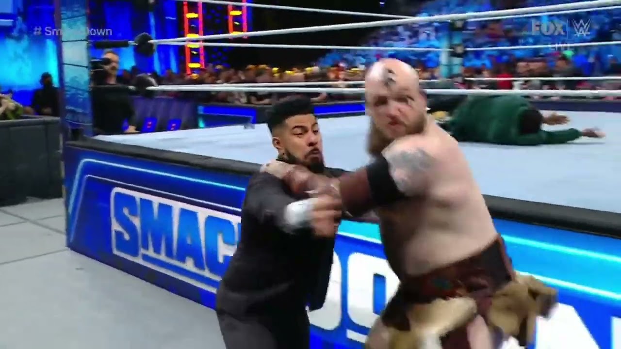 WWE SMACKDOWN SARAH LOGAN AND THE VIKING RAIDERS RETURNS 11/11/22 background