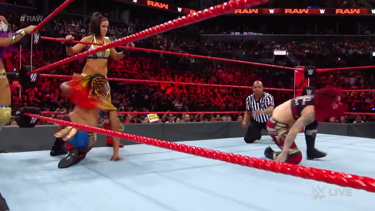 The Riott Squad vs. Bayley, Ember Moon & Sasha Banks - 6-Woman Tag Team Match: Raw, Aug. 20, 2018