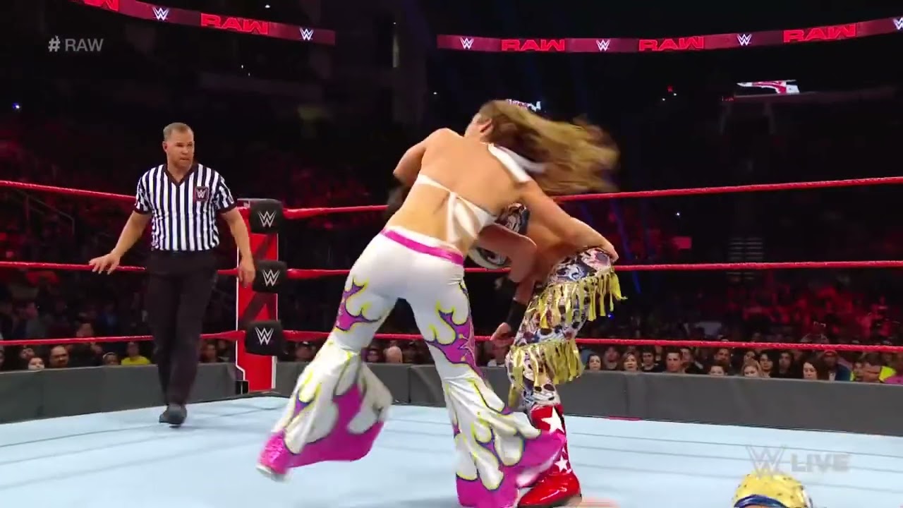 Bayley & Sasha Banks vs. Alicia Fox & Mickie James: Raw, Dec. 3, 2018 background