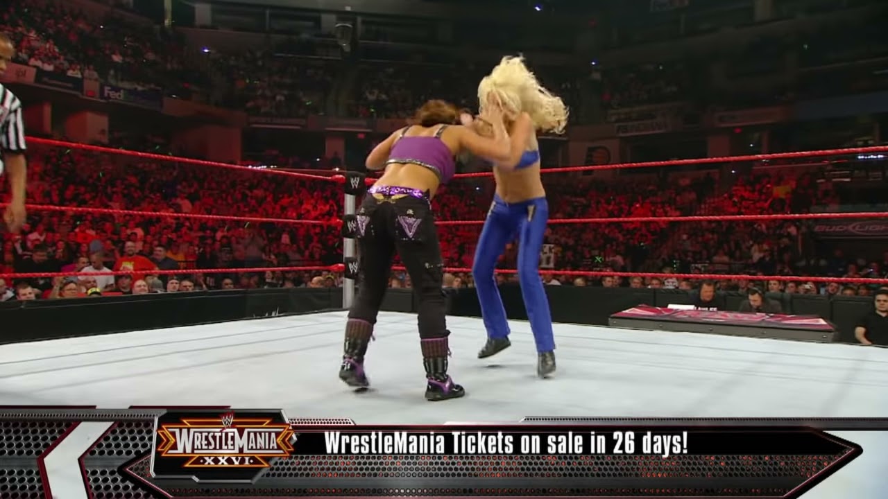 Jillian Hall vs. Mickie James (c) - Divas Championship Match: Raw, Oct. 12, 2009