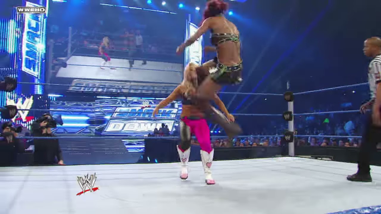 Alicia Fox vs. Natalya: SmackDown, Nov. 4, 2011 background
