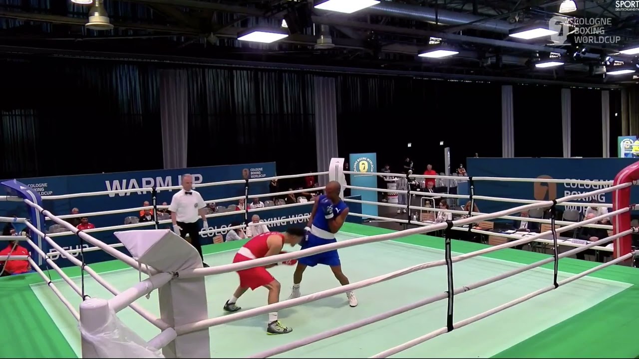 Lázaro Álvarez (CUB) vs. Mert Çalişkan (GER) Cologne World Cup 2022 (63kg) background