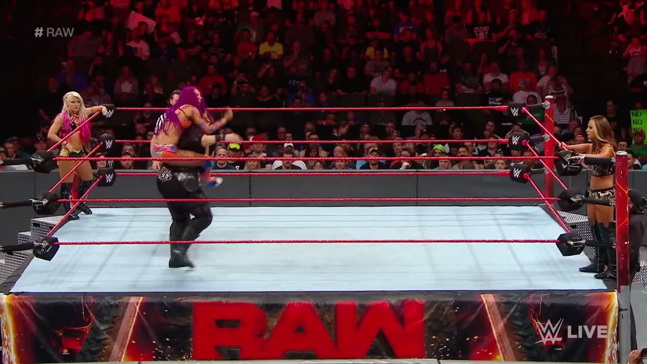 Emma & Nia Jax vs. Alexa Bliss & Sasha Banks: Raw, Sept. 4, 2017