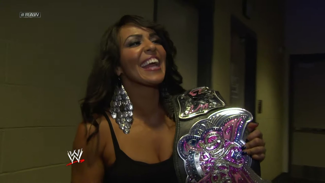 Backstage Fallout - Layla "sick of" Beth Phoenix's actions: Raw, May 14, 2012