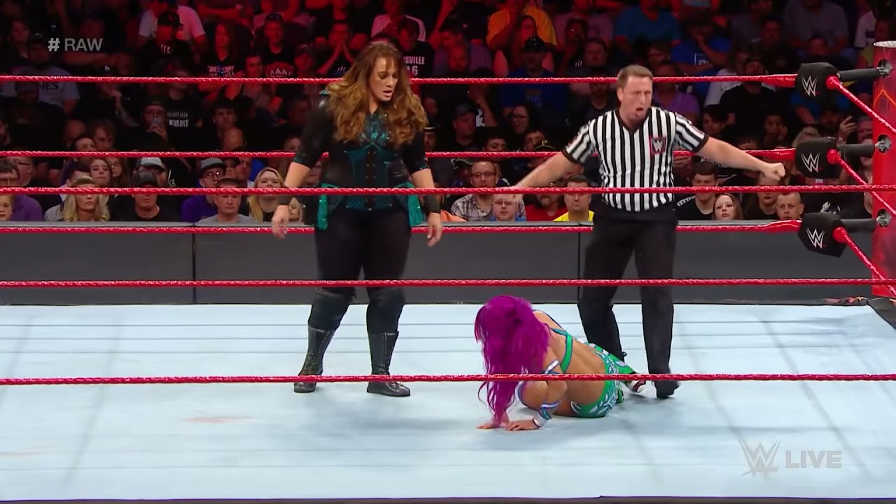 Sasha Banks vs. Nia Jax: Raw, June 19, 2017 background
