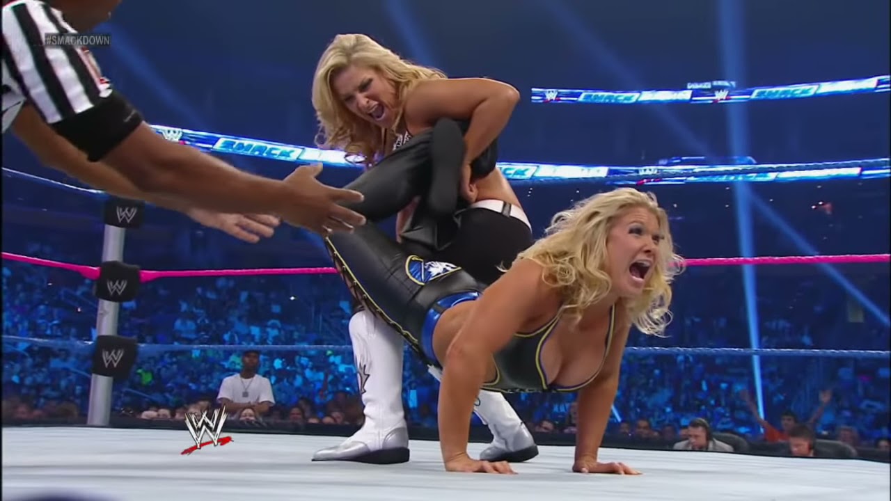 Beth Phoenix vs. Natalya: SmackDown, Sept. 28, 2012