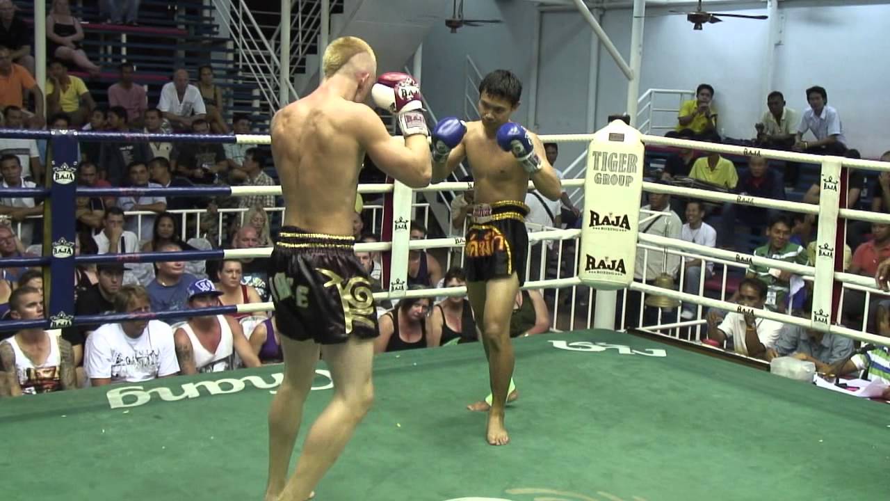 Alex Macey wins by KO for Sinbi Muay Thai