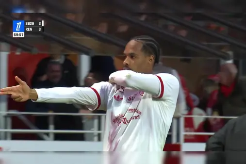 [Goal] Defensive clearance error! Lascari's powerful shot beats the goalkeeper