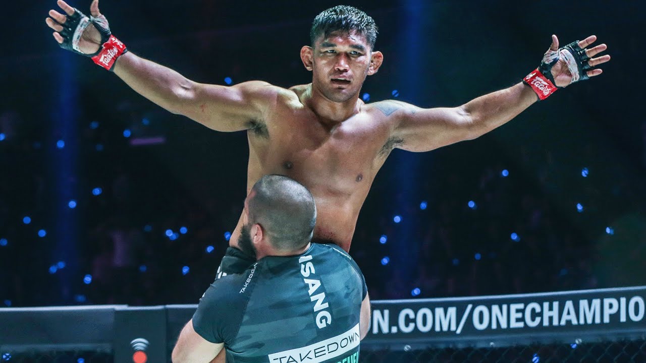 CHOKED OUT π± Aung La N Sang π²π² Puts The SQUEEZE on Fan Rong background