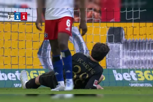 [Highlights] How did that not go in? Gregoric unmarked at the far post, shot hits the post