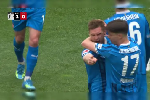 [Goal] Dorsch delivers a set piece, Mainka outjumps the defense to head home and level the score