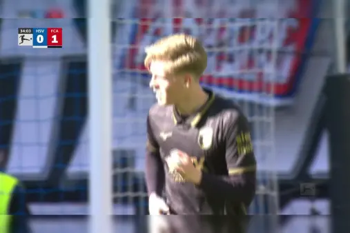 [Highlights] No power behind it! Kade's diving header easily collected by the goalkeeper