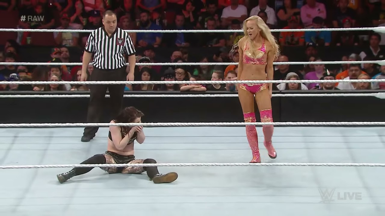 Summer Ræ vs. Paige: Raw, Feb. 15, 2016 background