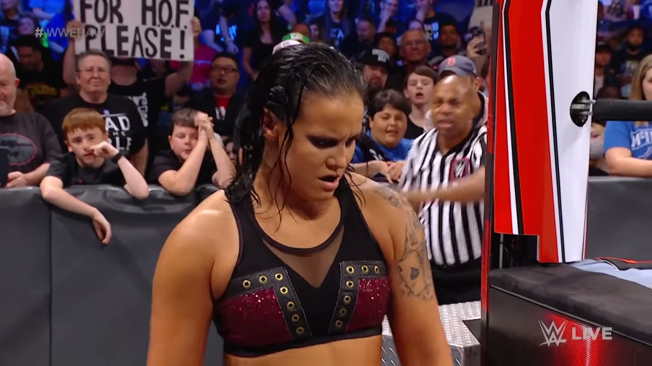 Shayna Baszler vs. Dana Brooke: Raw, October 04, 2021 background