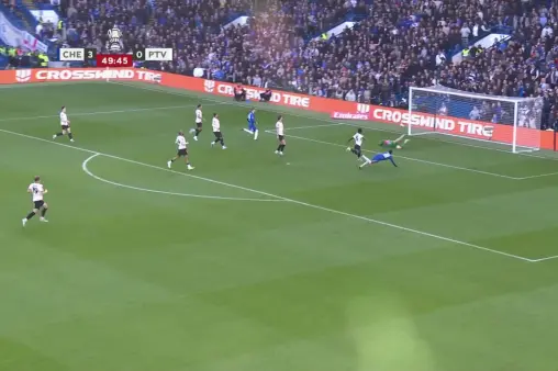 [Highlights] Missed chance! Estevao follows up with a shot that hits the post