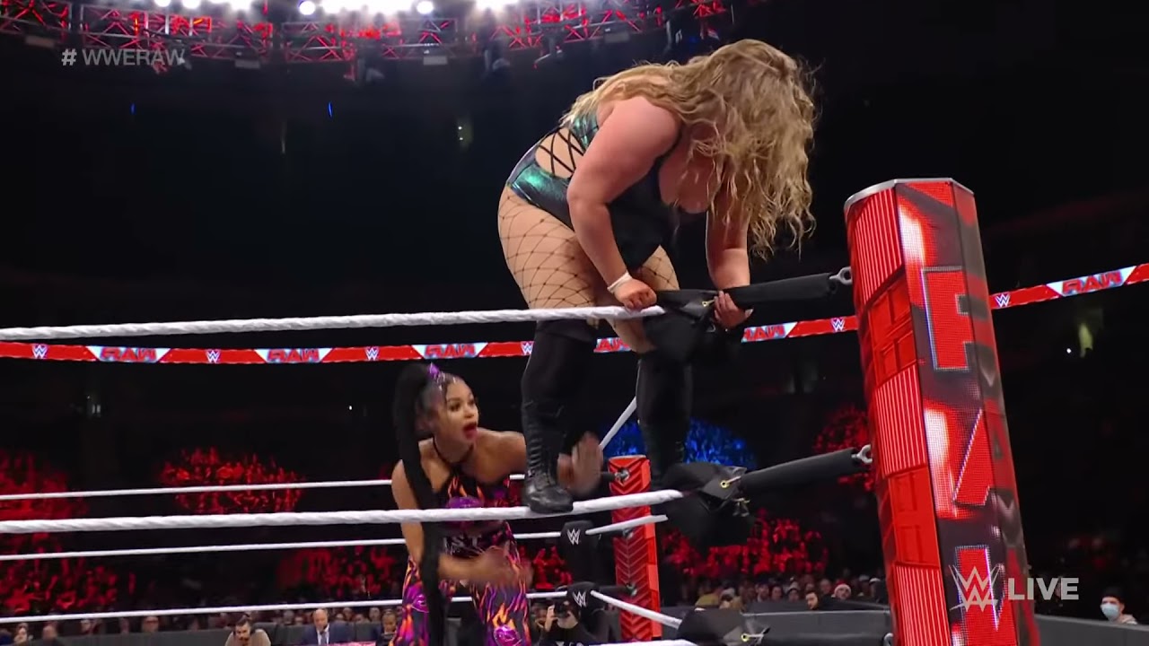 Bianca Belair vs. Doudrop: Raw, Dec. 13, 2021