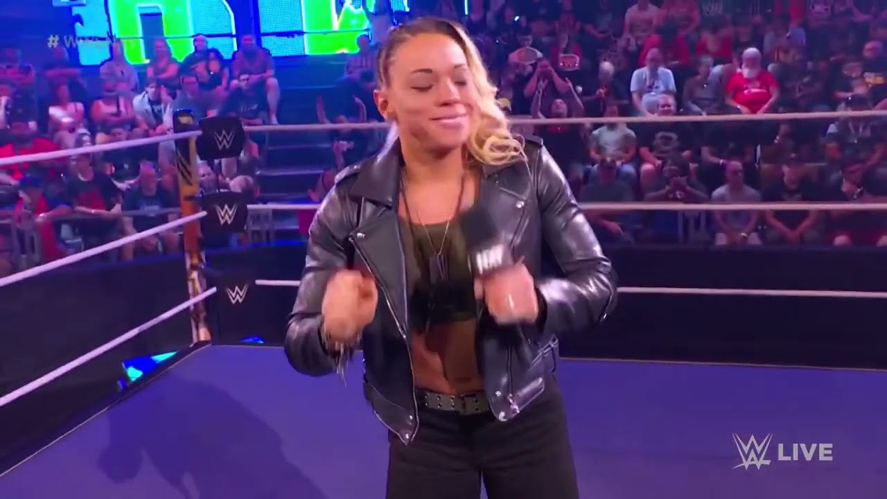 Zoey Stark is the hunter: WWE NXT, November 15, 2022 background