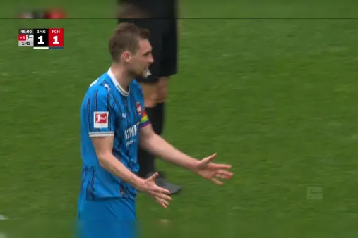 [Highlights] Mainka shoots in a goalmouth scramble, Nicolas makes a quick diving save