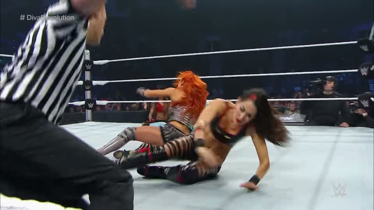 Brie Bella vs. Becky Lynch vs. Sasha Banks - Triple Threat Match: SmackDown, August 20, 2015