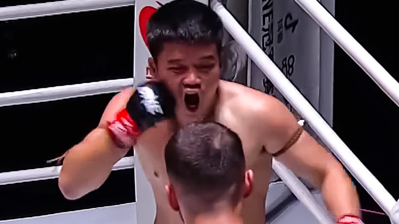 He Went Full Rodtang ЁЯШб The Muay Thai WAR Between Pongsiri & Cicek background