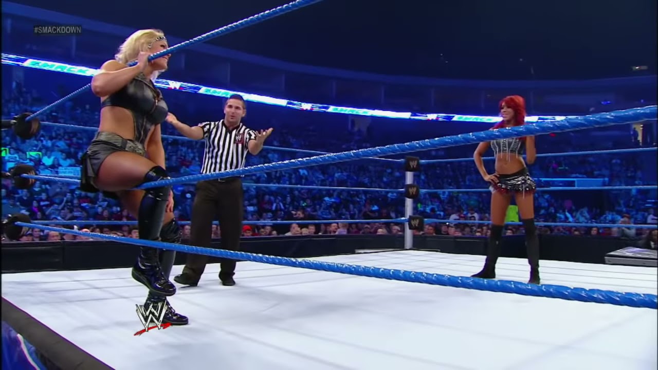 Beth Phoenix vs. Alicia Fox: SmackDown, February 11, 2012