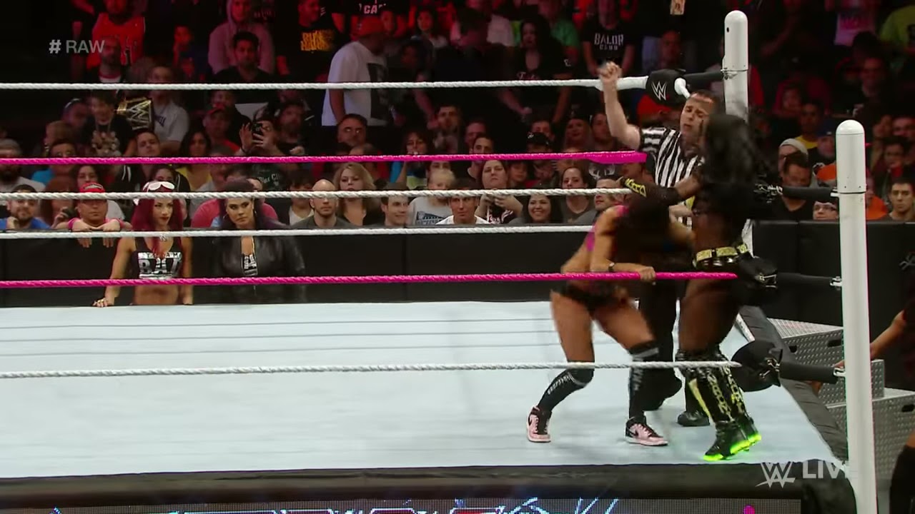 Nikki Bella vs. Naomi: Raw, October 12, 2015