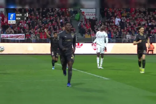 [Goal] Chaotic defense! Embolo controls and dribbles past, coolly slots home