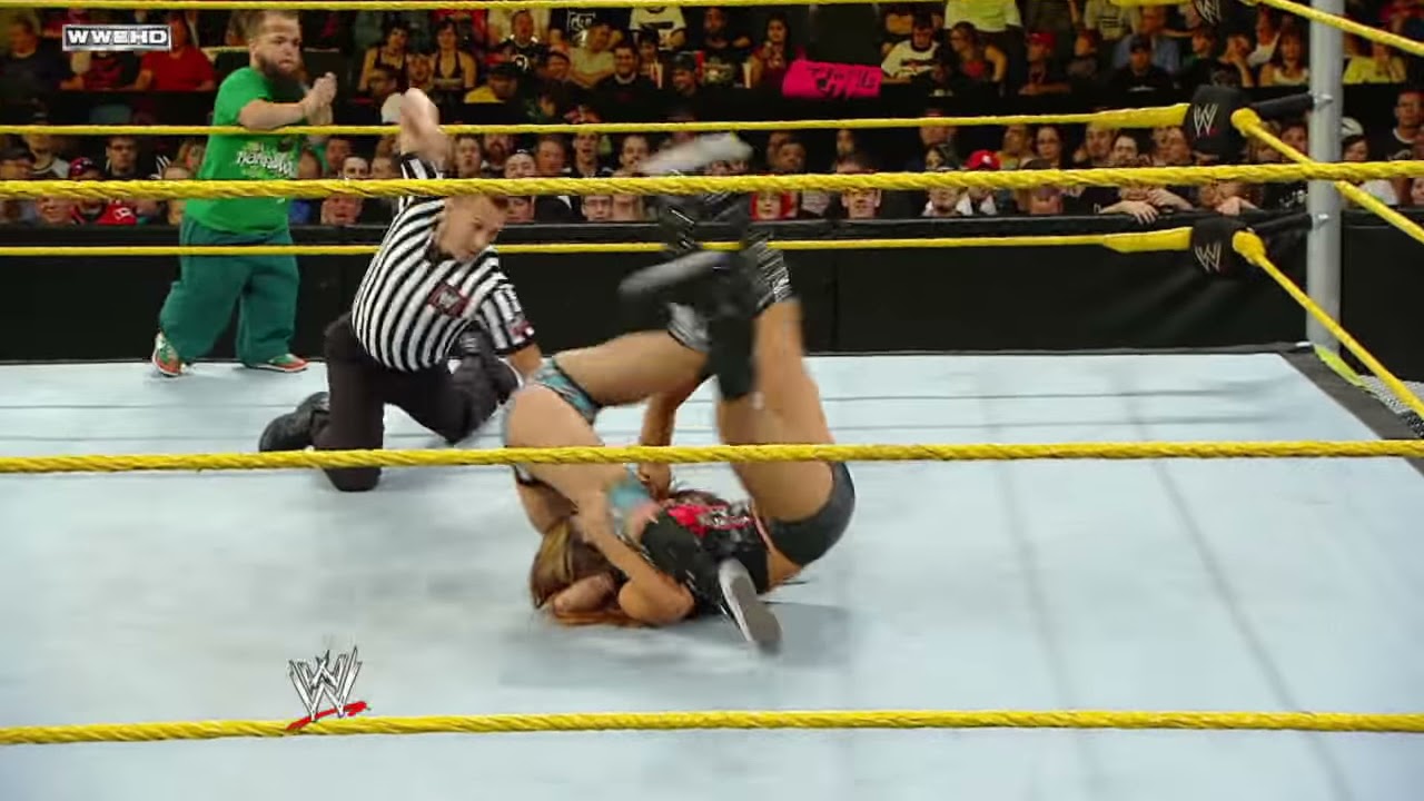 Maxine vs. A.J.: WWE NXT, Aug. 23, 2011