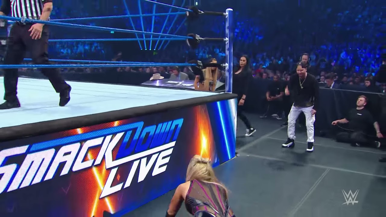 Natalya vs. Becky Lynch: SmackDown LIVE, May 09, 2017 background