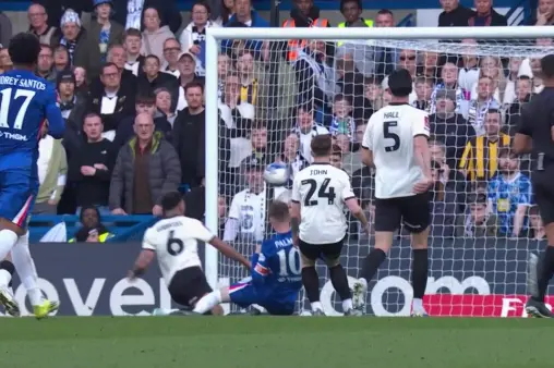 [Goal] Extend the lead! Gusto's shot saved, Gabriel scores an own goal