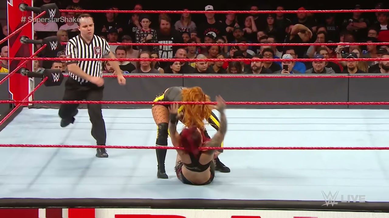 Becky Lynch vs. Ruby Riott: Raw, April 15, 2019 background