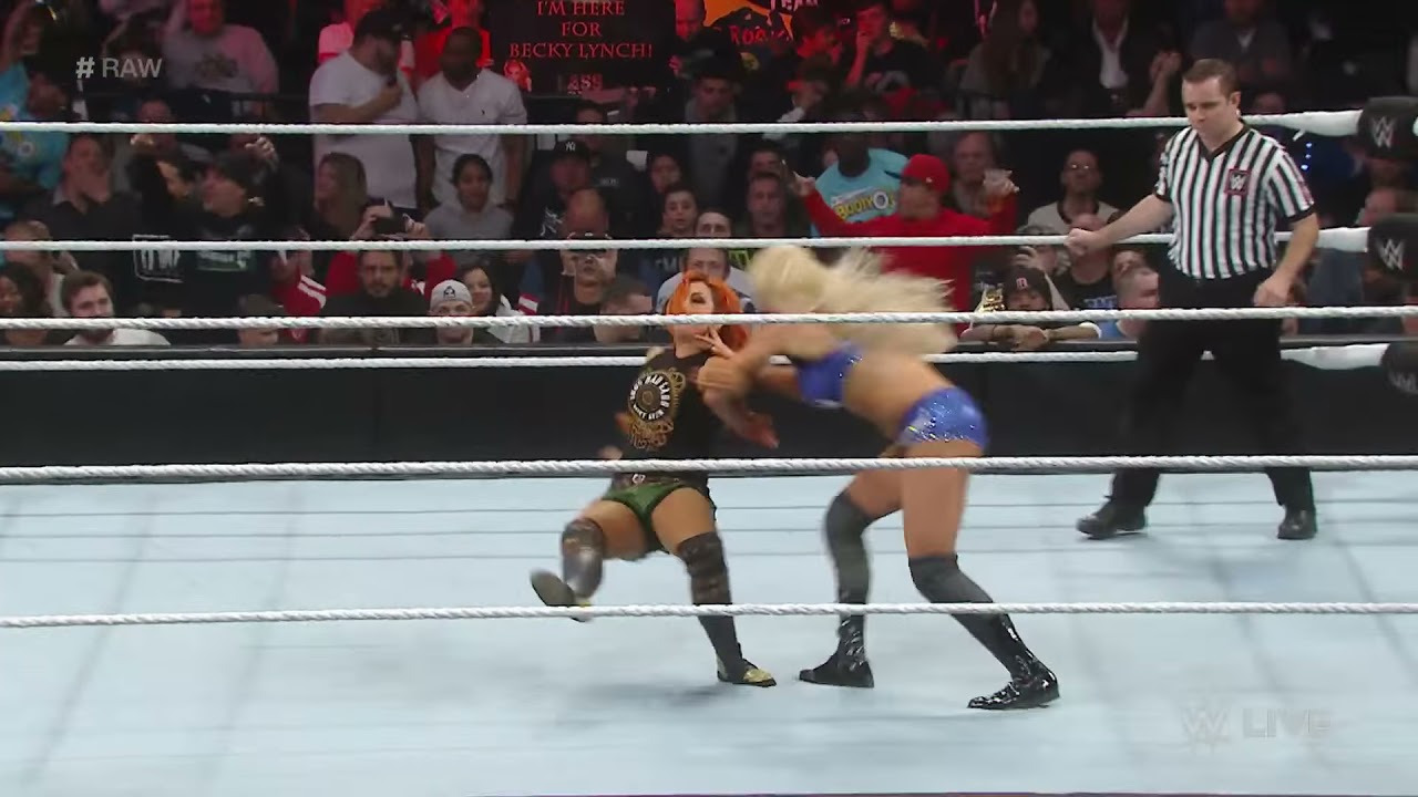 Charlotte vs. Becky Lynch: Raw, Mar. 28, 2016 background