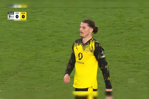 [Highlights] Sabitzer protests to the referee after being penalized, receives a yellow card warning