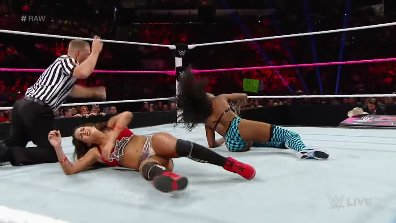Nikki Bella vs. Naomi: Raw, October 27, 2014 background