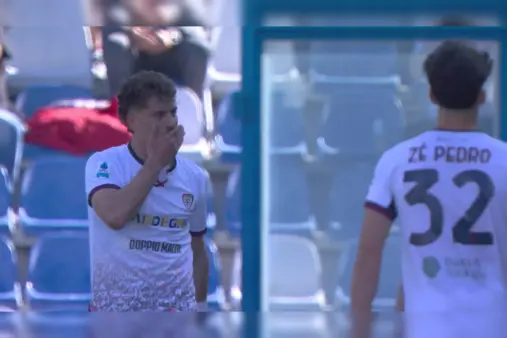 [Goal] Esposito draws a handball from Izquierdo in the box, then converts the penalty calmly