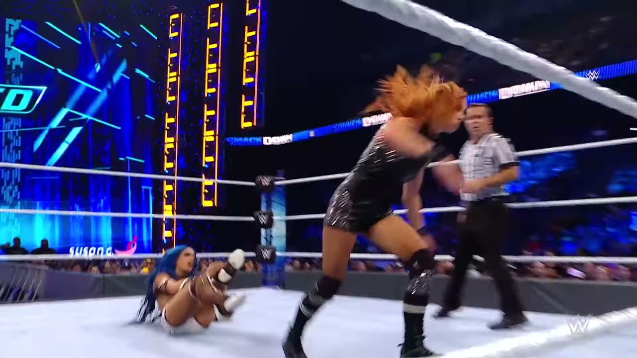Sasha Banks vs. Becky Lynch: SmackDown, October 15, 2021 background