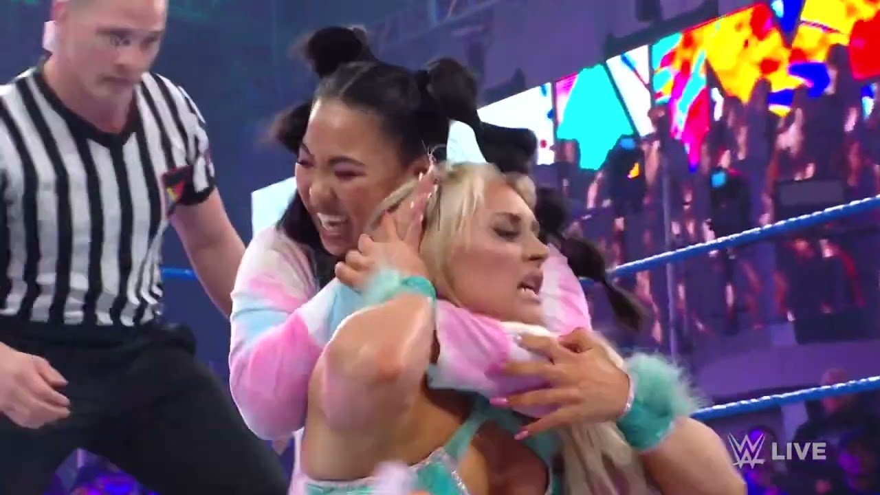 Tiffany Stratton vs. Wendy Choo: NXT 2.0, Feb. 8, 2022 background
