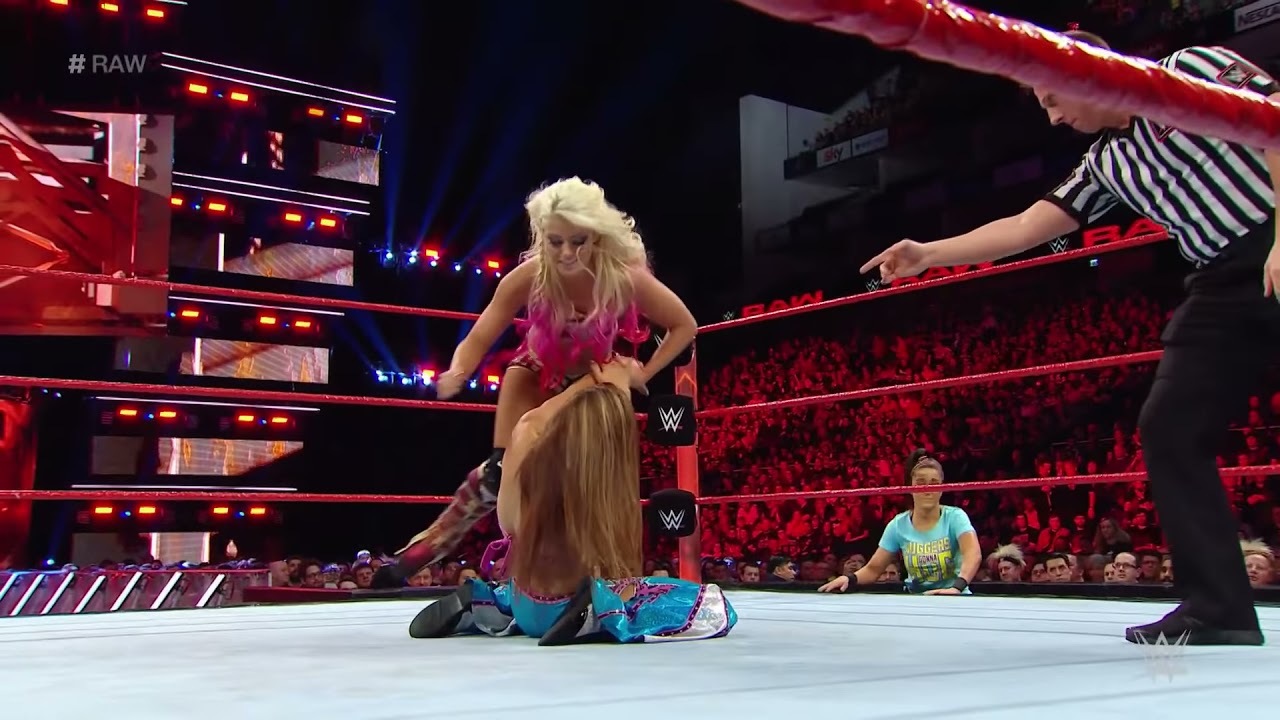 Alexa Bliss vs. Mickie James: Raw, May 8, 2017