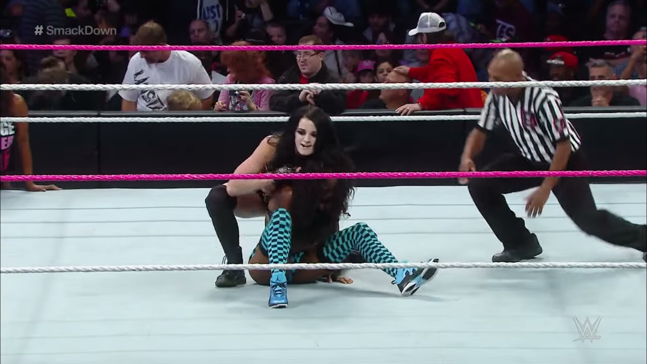Paige vs. Naomi: SmackDown, October 03, 2014 background