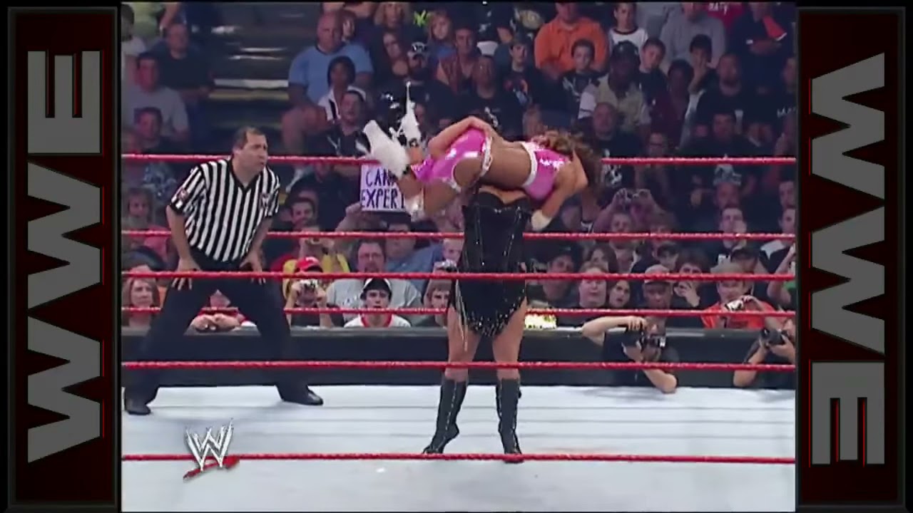 Beth Phoenix vs. Candice Michelle (c) - WWE Women's Championship Match: No Mercy 2007