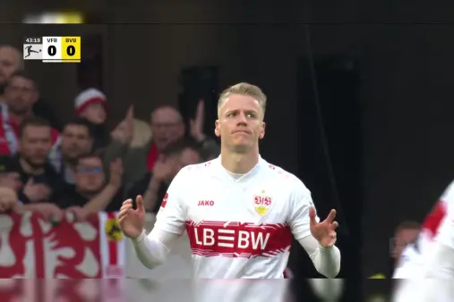 [Highlights] Firich's volley in the box, but the shot is too powerful and sails over the crossbar