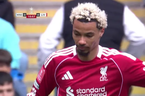 [Highlights] What a shame! Ekitiike receives Wirtz's pass and shoots wide