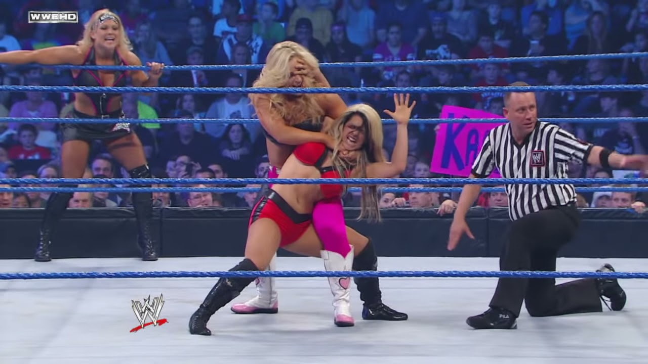 Natalya & Beth Phoenix vs. Kaitlyn & A.J.: SmackDown, Nov. 18, 2011