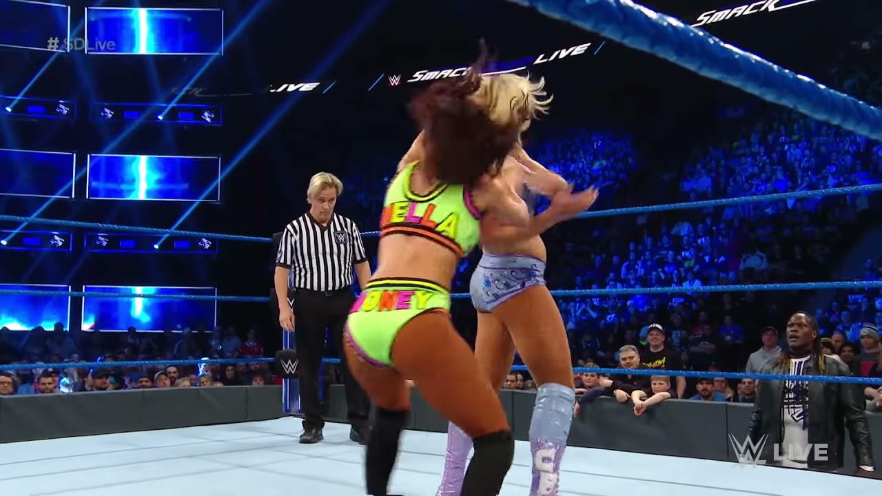 Charlotte Flair vs. Carmella: SmackDown LIVE, April 16, 2019
