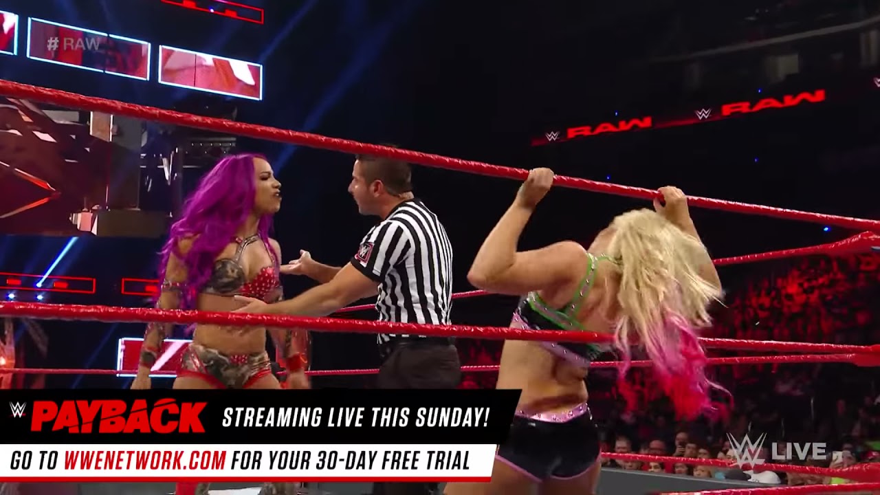Alexa Bliss vs. Sasha Banks: Raw, April 24, 2017 background