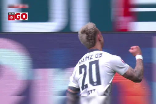 [Goal] Dream start! Titz heads home from a teammate's cross