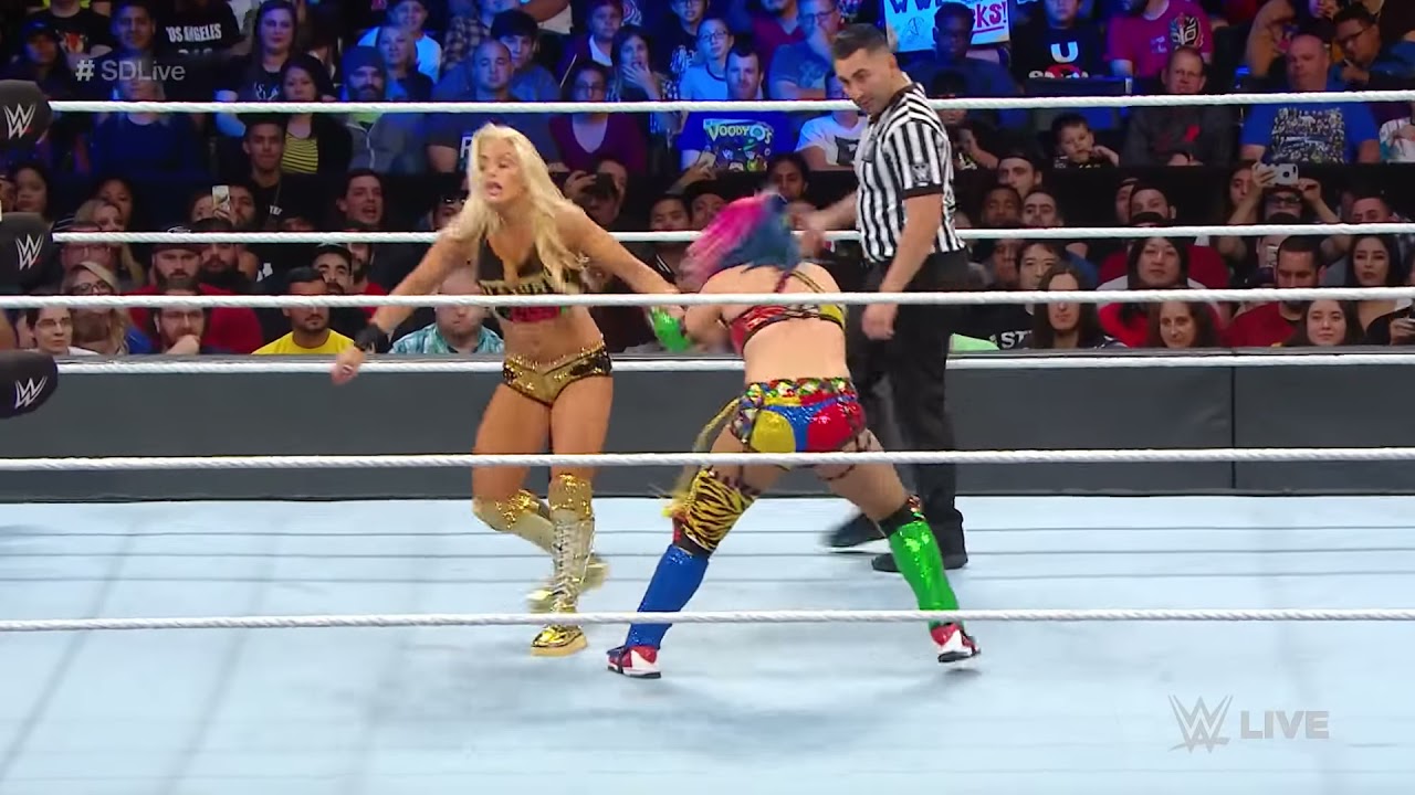 Naomi & Asuka vs. Sonya Deville & Mandy Rose: SmackDown LIVE, November 20, 2018 background