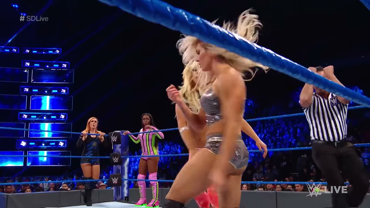 The Riott Squad vs. Becky Lynch, Naomi & Charlotte Flair: SmackDown LIVE, January 16, 2018 background
